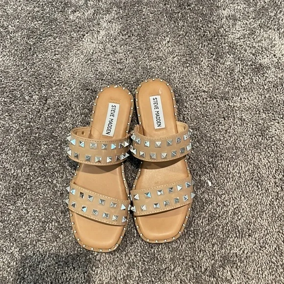 Steve madden studded sandals 6.5 - Picture 2 of 3